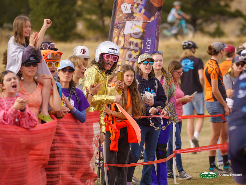 States Crowd Cheers For The Racers () States Crowd Cheers For The Racers ()